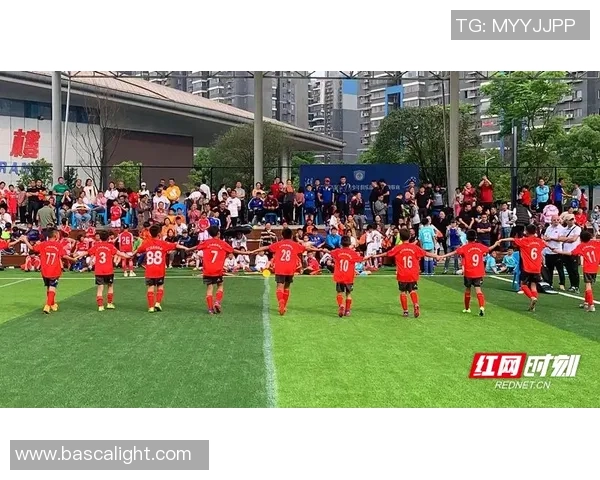 中国籍足球球星崛起之路全面解析从草根少年到世界赛场的辉煌历程