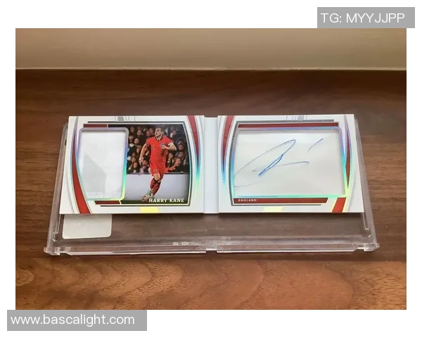 如何从足球球星卡的位置分析球员表现与价值变化