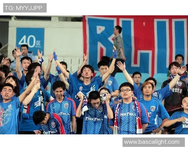 日本足球老牌球星回顾与分析 突破与挑战的职业生涯轨迹