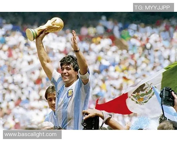 缅怀近两年离世足球巨星回顾辉煌生涯与不朽精神