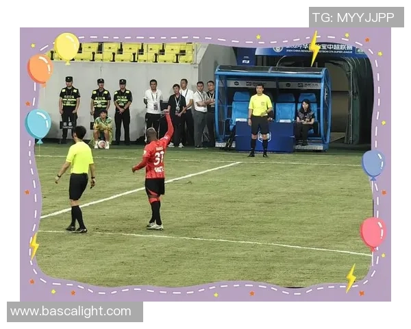 巴西足球打架球星引发绿茵场风波与体育精神讨论 巴西足球打架球星引发绿茵场风波与体育精神讨论